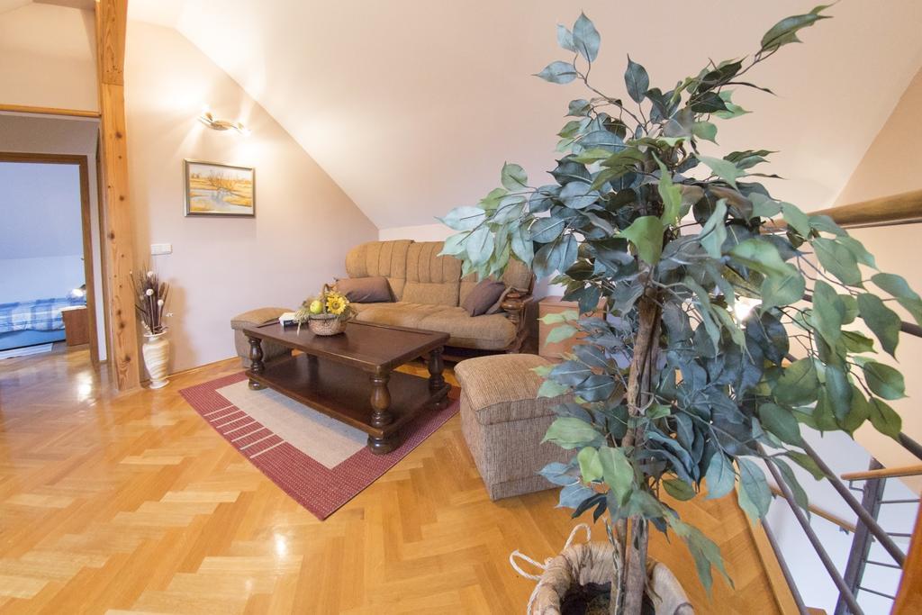 Apartment Oreskovic Otocac Exterior photo